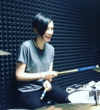 Как рок-дива: Анастасия Приходько снова поменяла прическу