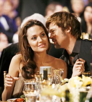 Покой им только снится: об интимной жизни Анджелины Джоли и Брэда Питта снимут фильм