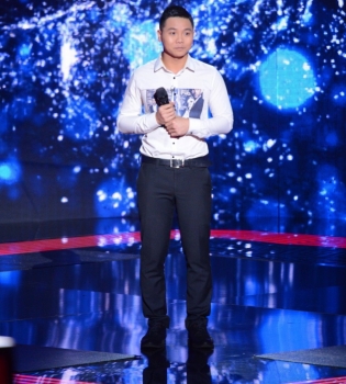 Участник Голосу країни-7 с Вьетнама заставил судей аплодировать ему стоя