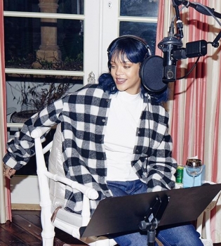 Как создаются шедевры: Рианна показала уникальные студийные фото