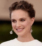 Беременная Натали Портман блистает в роскошном платье Dior