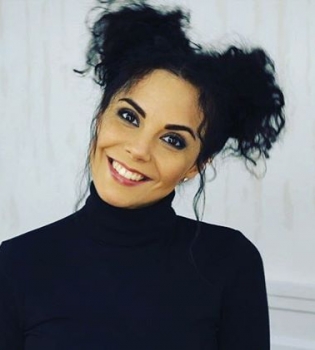 Насте Каменских сделали операцию на двух ногах