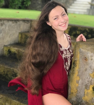 Старшая дочь Оли Поляковой