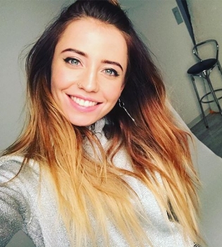 Папина дочка: Надя Дорофеева позирует с отцом