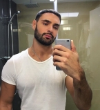 Горячий мужчина: Виталий Козловский разделся и показал идеальный пресс