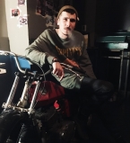 Позитив из группы "Время и стекло" показал, как выглядел до популярности