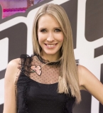 Катя Осадчая в черном платье Рoustovit