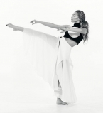 Алена Шоптенко сняла танцевальное видео