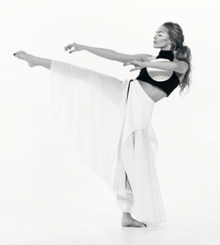 Алена Шоптенко сняла танцевальное видео