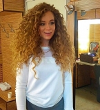 Яна Соломко показала свою бабушку