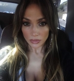 К Вегасу готова: Дженнифер Лопес соблазнительно обнажилась и показала роскошное тело