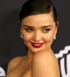 Никого секса до брака: Миранда Керр удивила поклонников пикантными подробностями своих отношений с женихом