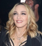 Мадонна удочерит девочек-близняшек из Малави