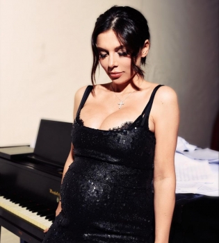 Беременная Анна Седокова