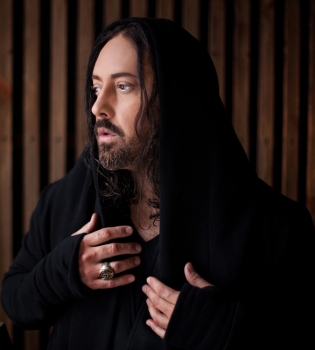 Дима Коляденко снял новый клип