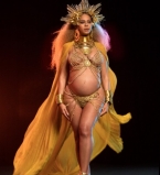 Бейонсе сплагиатила на &quot;Грэмми-2017&quot; кокошник Оли Поляковой