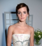 Настоящая принцесса: Эмма Уотсон блистает в элегантном белом платье Dior