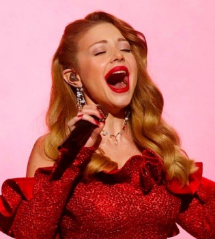 Тина Кароль выпустила новое видео ко Дню всех влюбленных