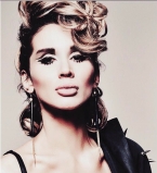 Светлана Лобода вышла в свет в прозрачном платье