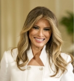 Добро пожаловать, первая леди: Мелания Трамп впервые официально посетила Белый дом