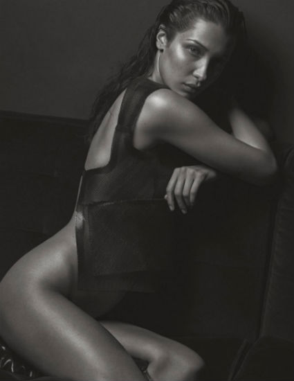 Белла Хадид обнажилась в стильной черно-белой фотосессии для глянца
