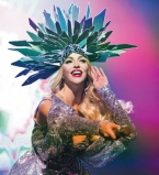 Шлепали шлепки: Оля Полякова представила альбом суперхитов