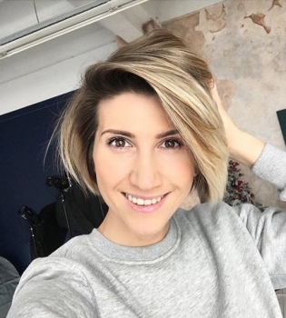 Горячая мамочка: Анита Луценко позирует в купальнике с дочерью