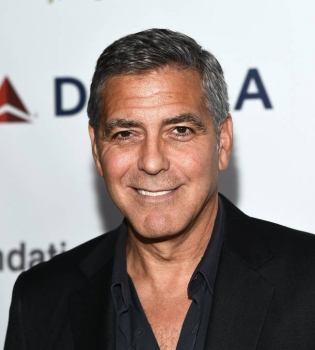 Джордж Клуни сообщил дату рождения детей и опроверг слухи о поле младенцев