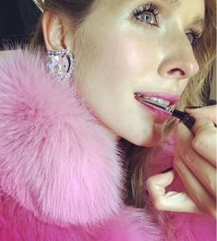 Катя Осадчая после родов отказалась уходить в декрет