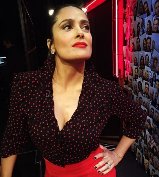 Мой первый &laquo;Оскар&raquo;: Сальма Хайек поделилась раритетным снимком с церемонии 20-летней давности