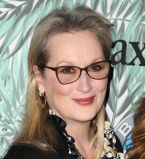 Скандал накануне &quot;Оскара&quot;: Мерил Стрип поссорилась с брендом Chanel из-за платья для церемонии