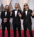 Сила смокинга: актеры, покорившие красную дорожку &quot;Оскара-2017&quot; бессменной классикой