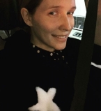 В ожидании весны: молодая мама Катя Осадчая наслаждается прогулкой