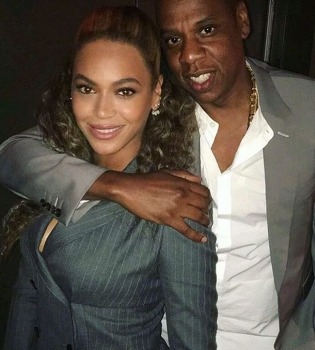 Джей-Зи и Бейонсе потратят миллион долларов на обустройство детской для двойняшек - СМИ