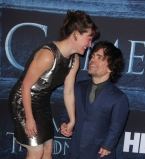 Питер Динклэйдж и его жена Эрика Шмидт