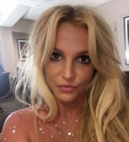 Молоды и счастливы: Бритни Спирс показала новое фото с возлюбленным