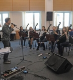 Оркестр Олега Скрипки устроит в Киеве битву с белорусами