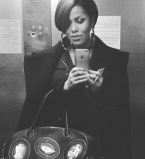 Беременная Гайтана удивила солнечной прической