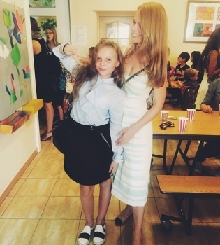 Макияж и надутые губки: 11-летняя дочь Ольги Фреймут удивила поклонников повзрослевшим видом