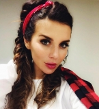 Беременная Анна Седокова продемонстрировала шпагат