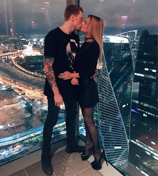 Внук Аллы Пугачевой сделал предложение своей девушке