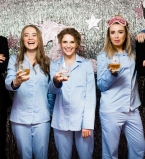 Елена Бурба устроила пижамную вечеринку в стиле Sex and the City