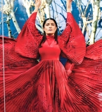 Сальма Хайек блистает на обложке глянца