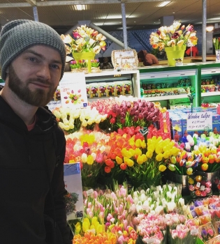 Влад Яма опубликовал фото с женой