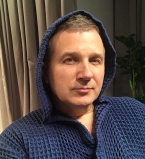 Фотофакт: Юрий Горбунов занимается йогой