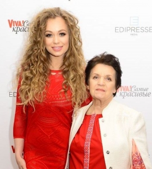 Яна Соломко на церемонии Viva! Самые красивые-2017