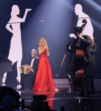 Певица Alyosha вместе с виртуоз-оркестром Kiev Tango Project представила новую версию хита Sweet People