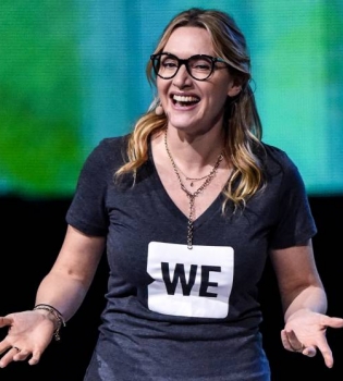 В лосинах и обтягивающей футболке: Кейт Уинслет показала недостатки фигуры