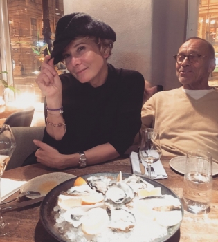 Так выглядит нежность: Юлия Высоцкая засыпала сеть снимки со своим мужем