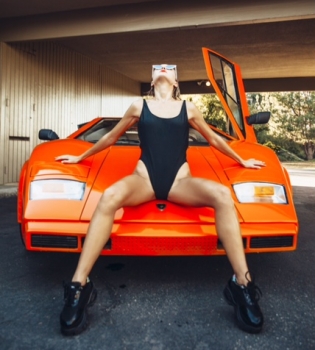 Layah снялась в пляжной фотосессии в Лос-Анджелесе